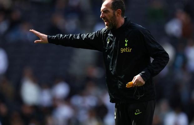 Lăudat și de un fost antrenor de la Tottenham: „Radu Drăgușin este un jucător foarte puternic”