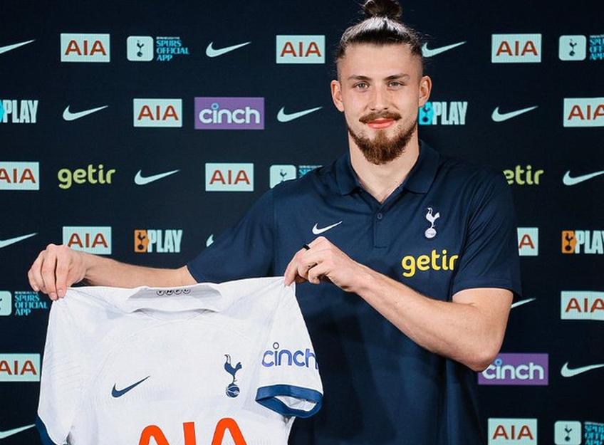 Radu Drăgușin/ FOTO: Twitter @Tottenham Hotspur