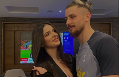 Iubita lui Radu Drăgușin, mesaj de două cuvinte după prezentarea oficială la Tottenham