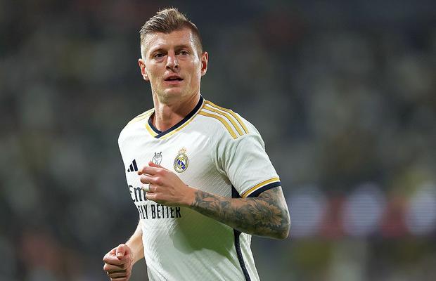 Huiduit copios de saudiți, Kroos le-a răspuns ironic: „Uimitor public!”