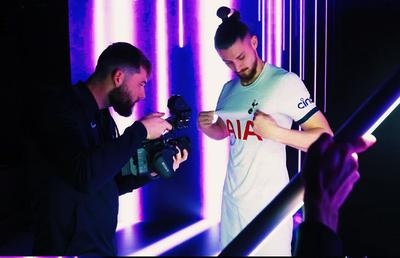 Radu Drăgușin, elogiat de suporterii lui Tottenham după oficializarea transferului: „Paolo Maldini al vremurilor moderne”
