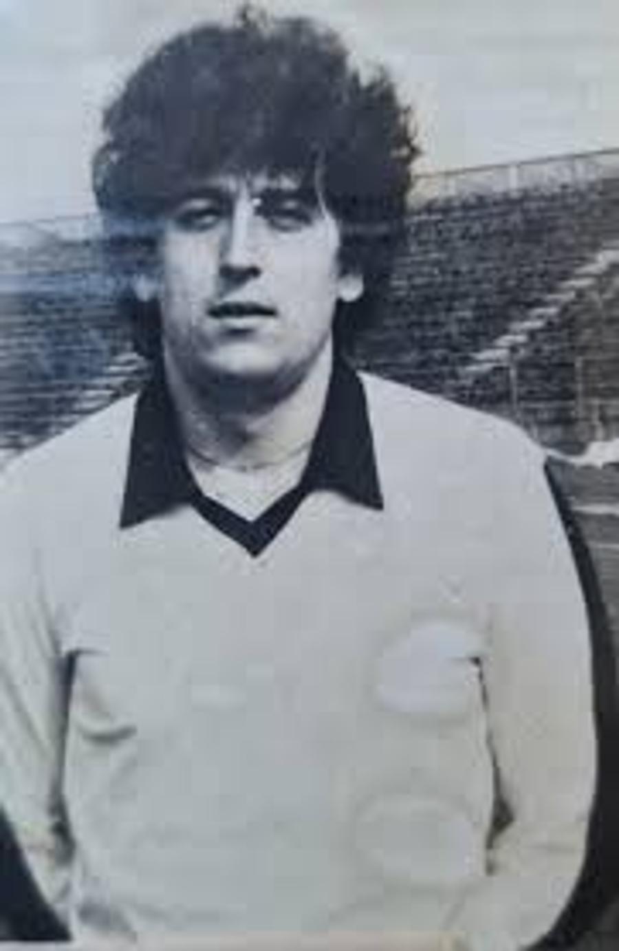Una dintre puținele poze cu Viorel Vancea Cel mai controversat influencer al momentului e fiul unui fotbalist de la Jiul și Universitatea Craiova: „E prima oară când o spun! Nu m-a recunoscut, am fost abandonat”