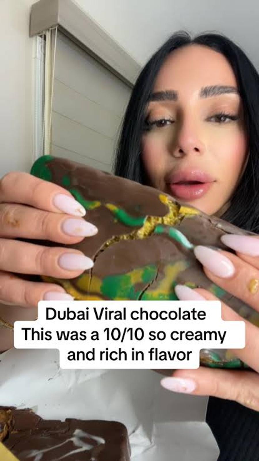 Cât costă ciocolata Dubai la ea acasă! Dulcele must-try ce a uluit lumea în ultimul an