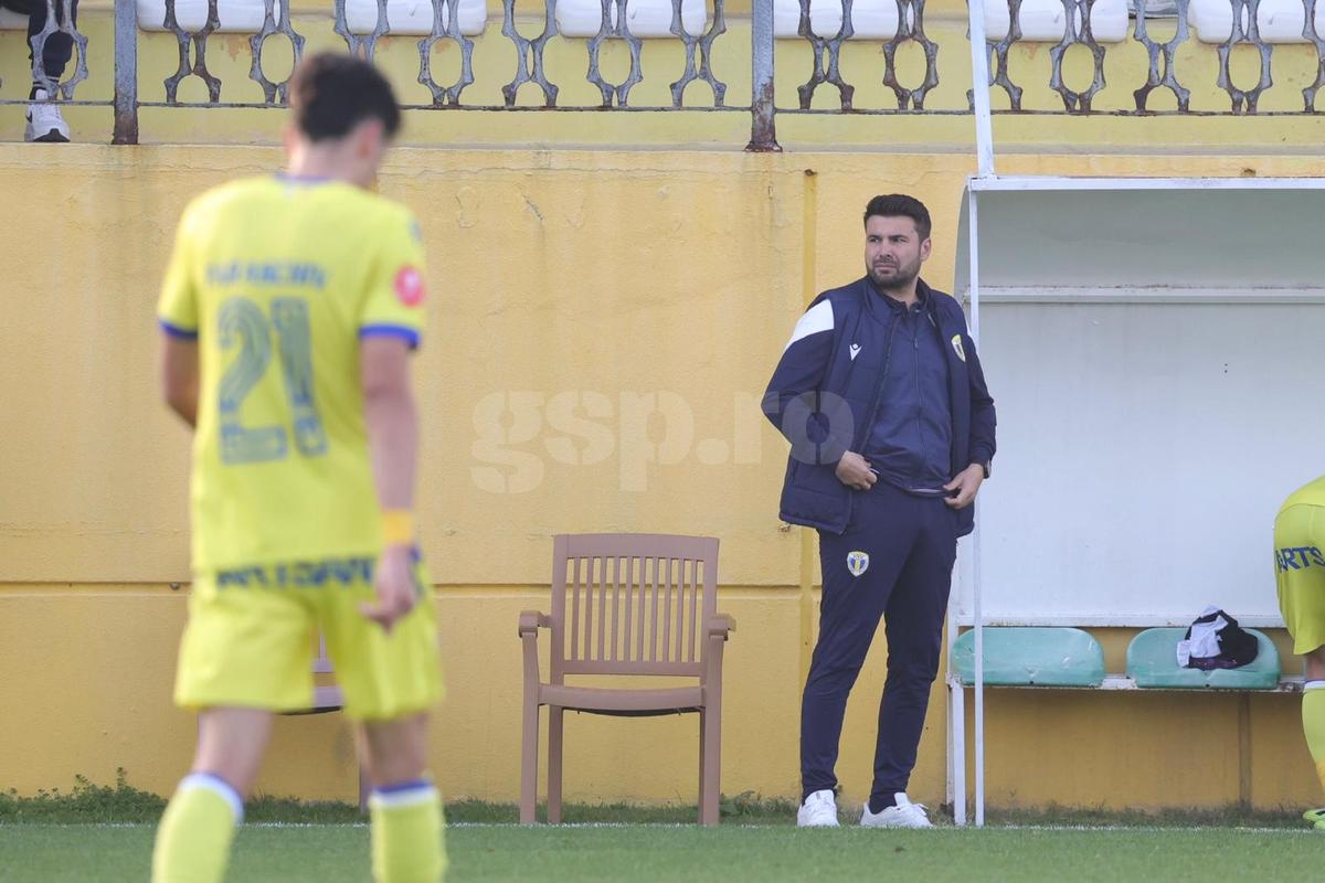 CSKA 1948 - Petrolul: 5 goluri în al doilea amical al echipei lui Mutu » Contribuție la debut pentru vârful din Turcia