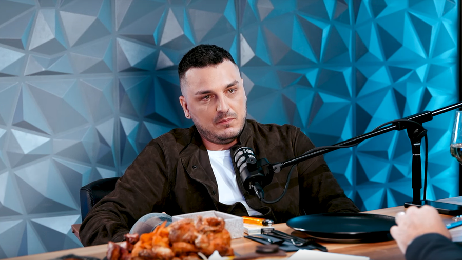 Makaveli, pe numele său real Virgil Alexandru Zidaru Cel mai controversat influencer al momentului e fiul unui fotbalist de la Jiul și Universitatea Craiova: „E prima oară când o spun! Nu m-a recunoscut, am fost abandonat”