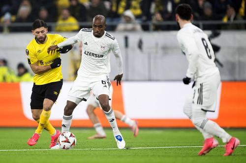 Ianis Stoica ar putea îmbrăca echipamentul alb al lui Qarabag din 2025