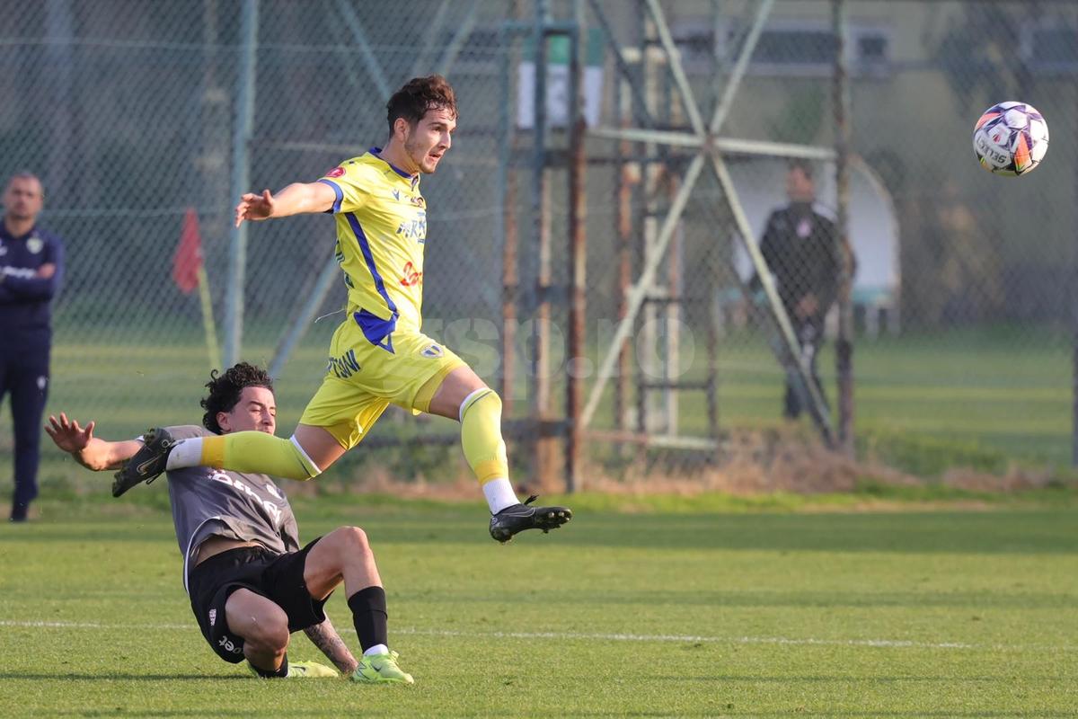 CSKA 1948 - Petrolul: 5 goluri în al doilea amical al echipei lui Mutu » Contribuție la debut pentru vârful din Turcia