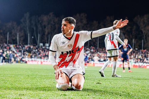 Andrei Rațiu, titular de drept la Rayo Vallecano, are un gol și două assisturi în 23 de meciuri din actuala LaLiga / Foto: Imago