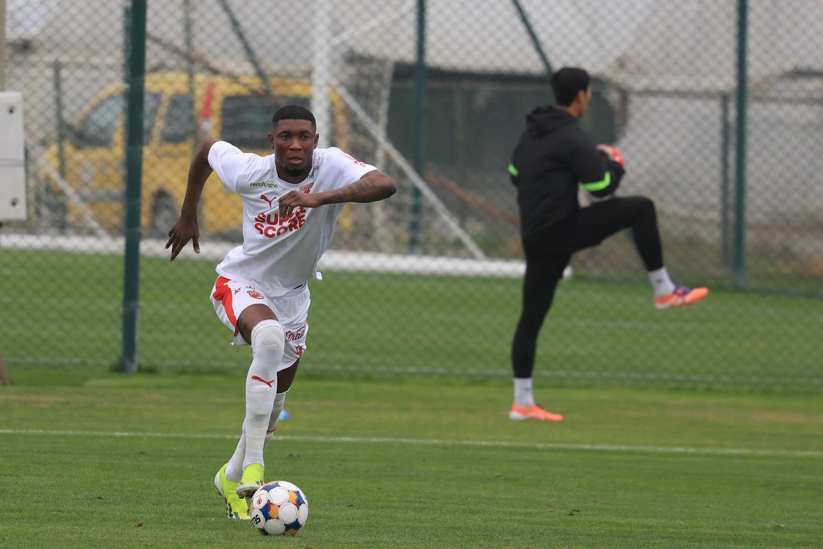 Dinamo - Gangwon, amical în Antalya