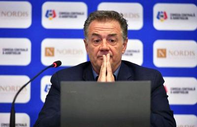 Scandal înainte de testările arbitrilor din Superliga! » L-au făcut pe Kyros Vassaras să dea înapoi