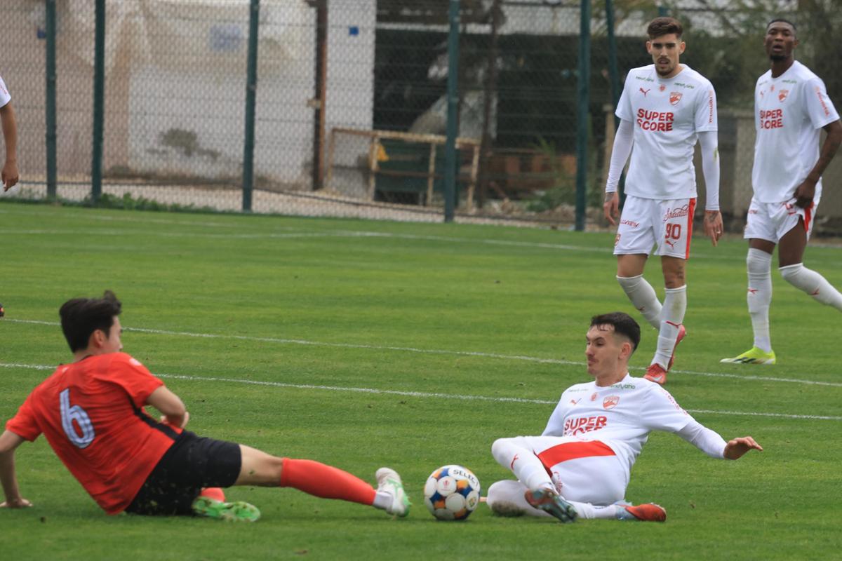Avertisment pentru rivale: Dinamo câștigă și al doilea test din Antalya