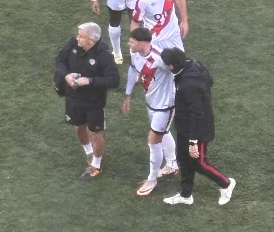 Andrei Rațiu a fost înlocuit în minutul 38 al duelului cu Mallorca / Foto Union Rayo Probleme pentru Andrei Rațiu? » A părăsit terenul înainte de pauză