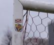 Buturile unei dintre porțile Stadionului Dinamo. Foto: Andrei Furnigă, GSP