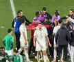 Abitrul partidei a fost escortat la finalul meciului / foto: X @instantfoot