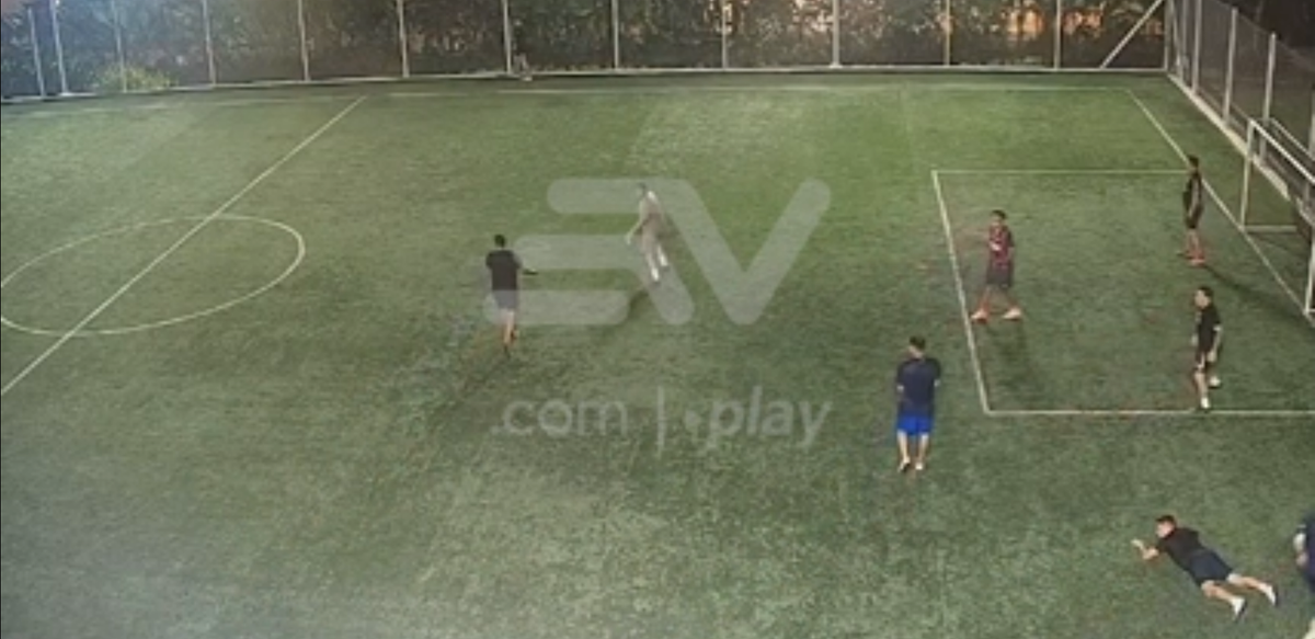 Uciși în timp ce jucau fotbal
