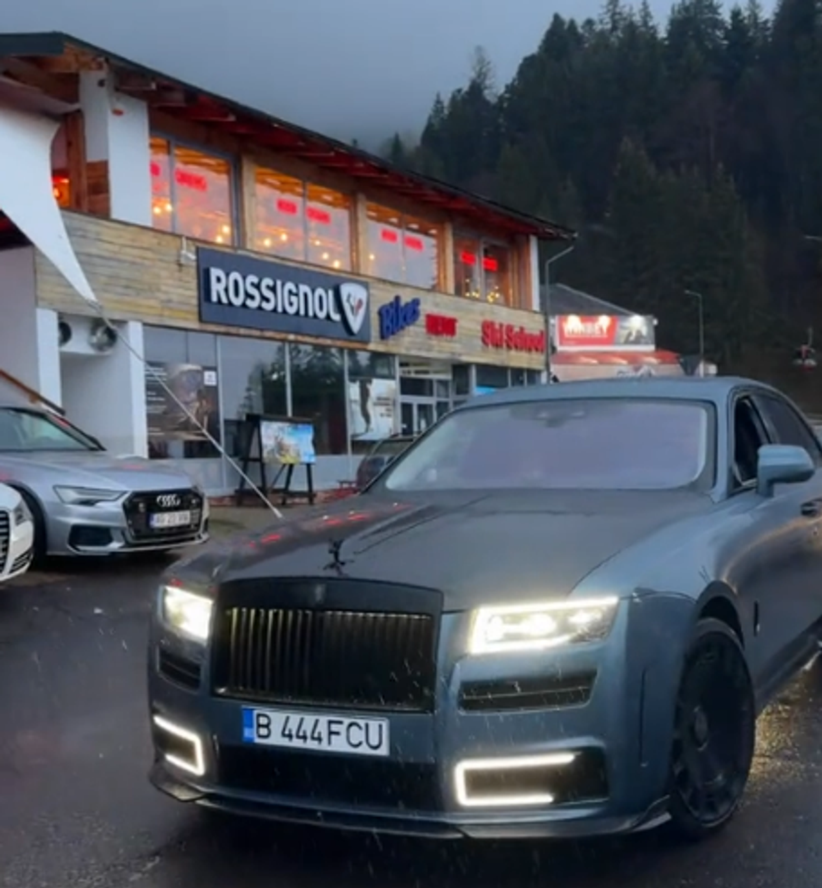 Rolls-Royce Ghost, mașina lui Adrian Mititelu junior
