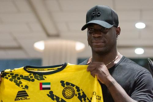 Mario Balotelli a semnat în Emiratele Arabe Unite / foto: Facebook AL ITTIFAQ FC