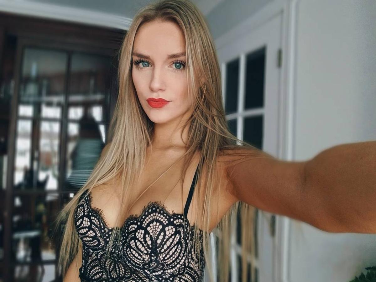 GALERIE FOTO Alex Ann, o mare pasionată de fitness, ia cu asalt Instagramul