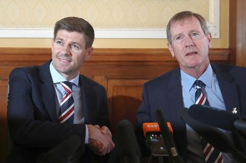 Dave King, în dreapta, alături de Steven Gerrard // FOTO: Guliver/GettyImages