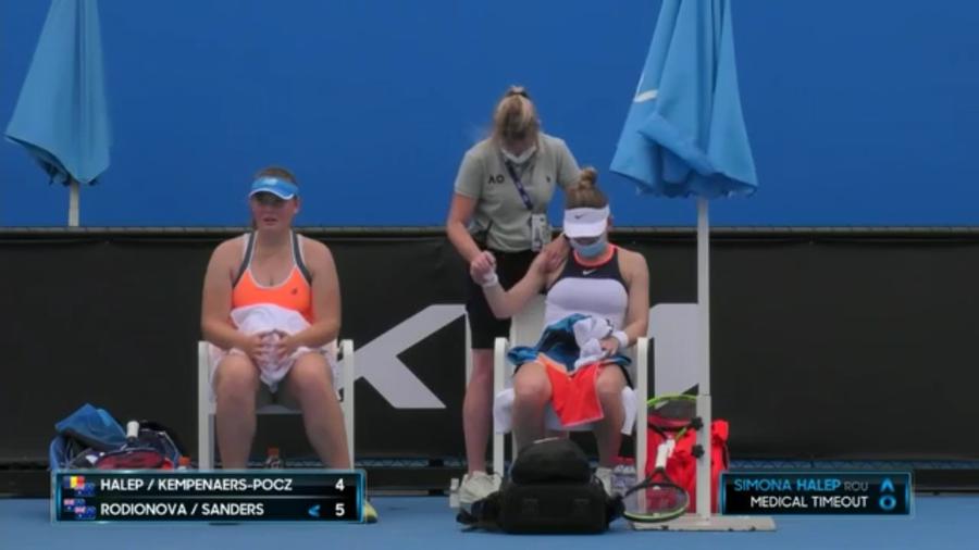 FOTO: Twitter FOTO Ghinion pentru Simona Halep lângă puștoaica de 16 ani: eliminare + probleme medicale