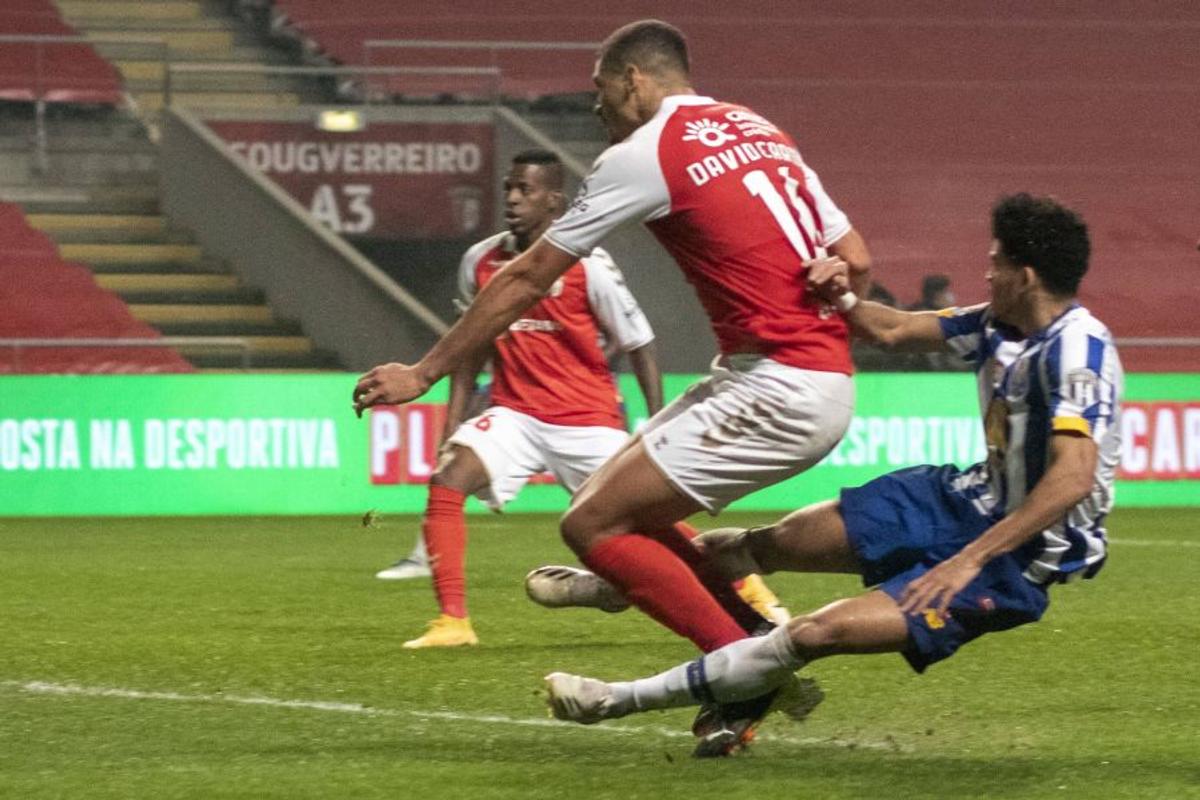 VIDEO+FOTO Scene incredibile pe teren la meciul lui FC Porto, după o accidentare gravă!