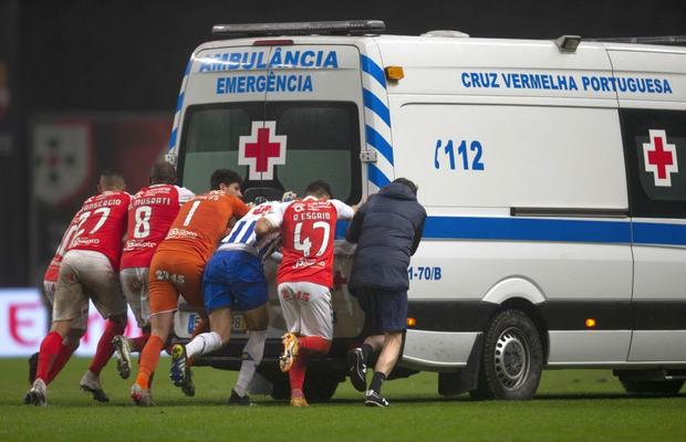 VIDEO+FOTO Scene incredibile pe teren la meciul lui FC Porto, după o accidentare gravă!