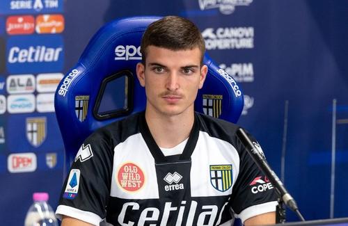 Valentin Mihăilă (21 de ani) a semnat cu Parma
