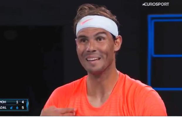 VIDEO + FOTO O fană l-a întrerupt pe Nadal și i-a arătat semne obscene! Reacția lui Rafa, înainte ca femeia să fie evacuată