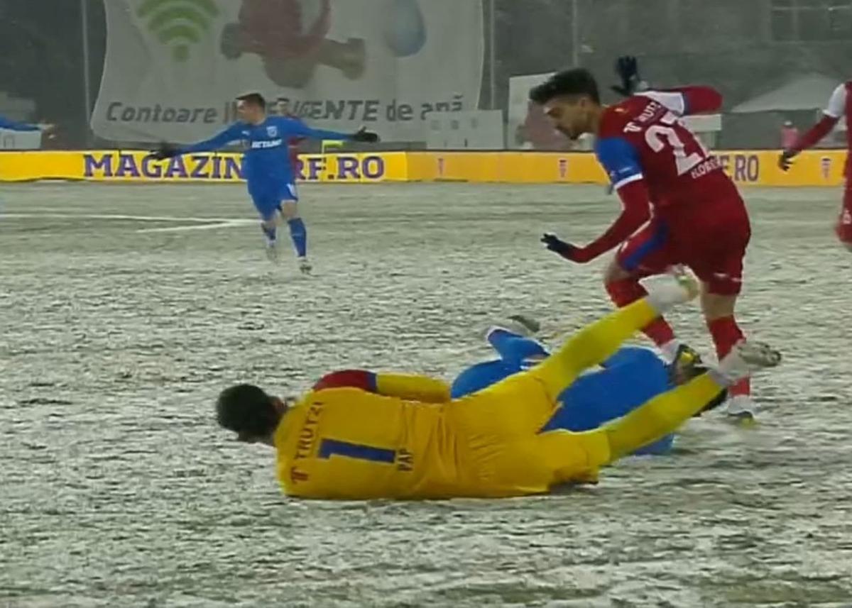Penalty după câteva secunde în Botoșani - Craiova! Bîrsan le-a refuzat eronat o lovitură de pedeapsă gazdelor