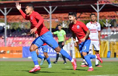 Capcana pe care FCSB vrea să i-o întindă lui CSA Steaua costă 600.000 de euro! Cu suma asta, Becali îl ține 3 ani pe Tănase