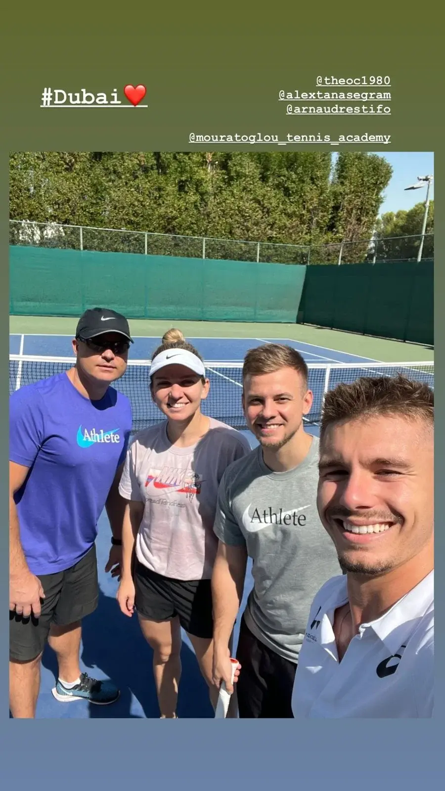 Arnaud Restifo, în stânga lui Halep / FOTO: Instagram @Simona Halep Ilie Năstase, după ce Simona Halep a renunțat la antrenori: „Trebuie lăsată”