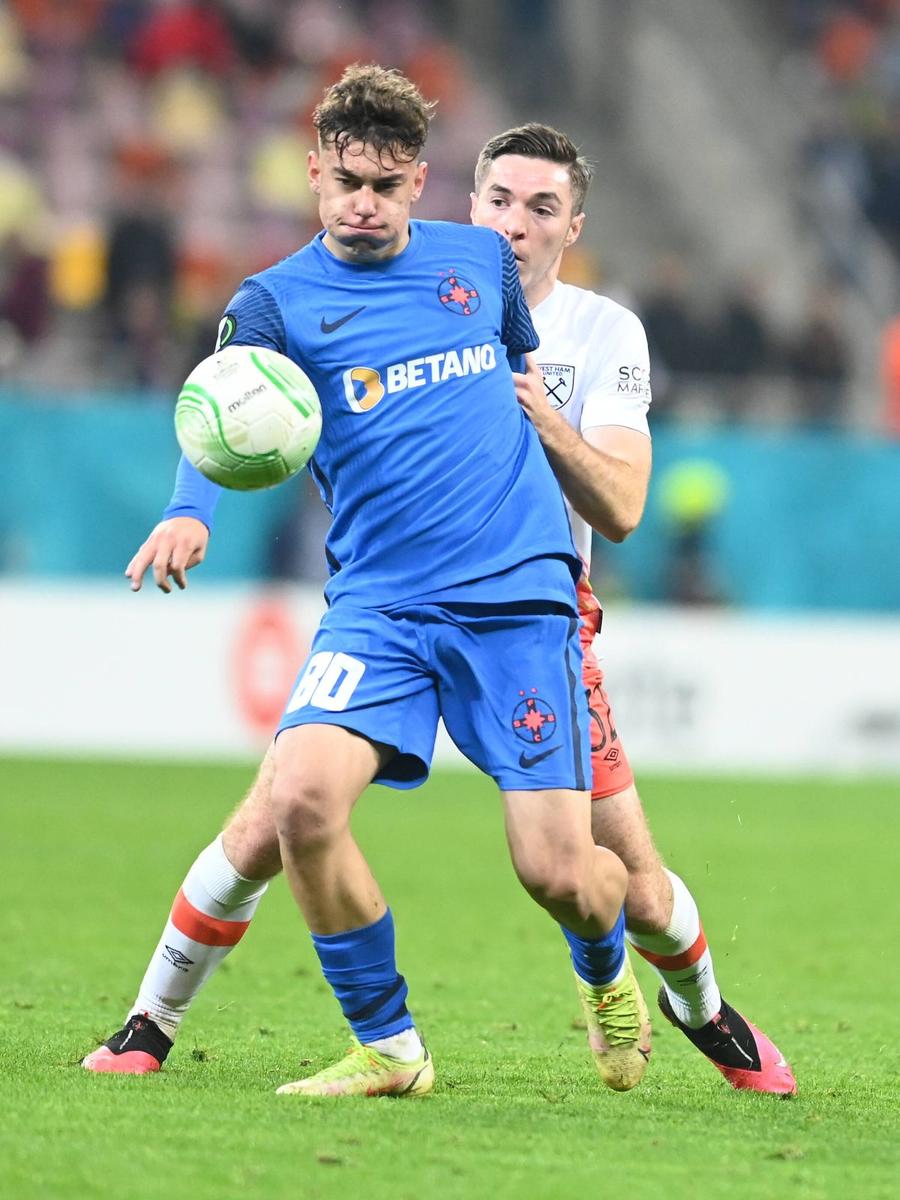 Eduard Radaslavescu nu s-a impus momentan la FCSB Nu există la FCSB! » A dispărut fotbalistul pentru care garantau Hagi, Rădoi și Ilie Dumitrescu: „Gigi, e cel mai bun transfer pe care l-ai făcut vreodată!”