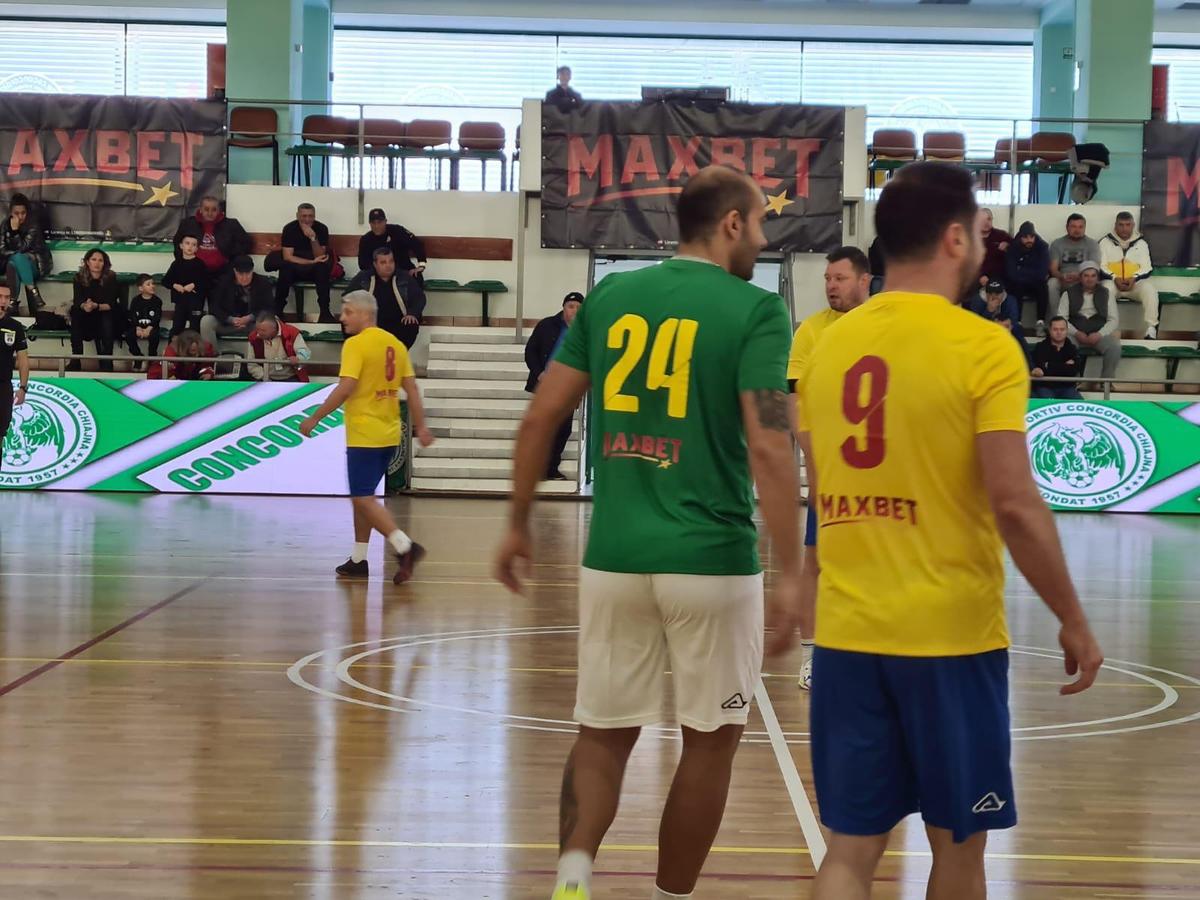 FOTO. Meci demonstrativ la Chiajna: „Chiajna Legends” vs. „Team Tricolorii”