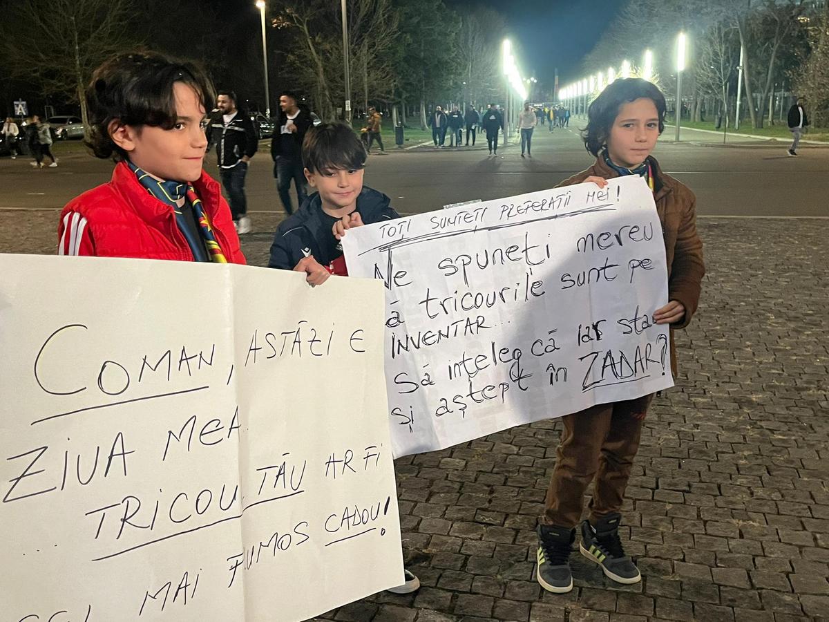 Mesaje inedite aduse de fanii liderului FCSB la meciul cu Sepsi