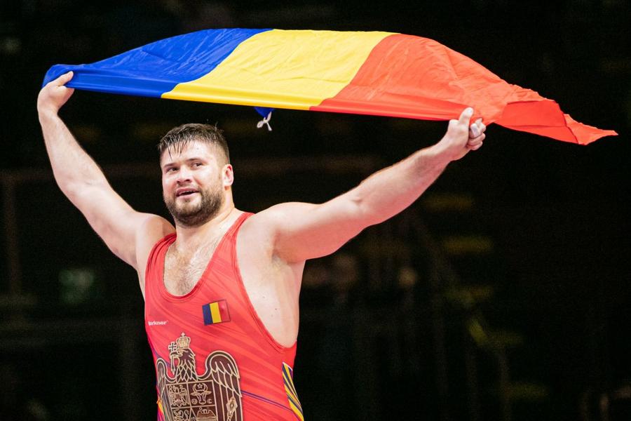 Alin Alexuc, aici sărbătorind aurul de la Campionatele Europene din 2020 Foto: Imago Retragerile marcante ale anului 2024, de la Rafael Nadal, Andy Murray și Nikola Karabatic până la soții Ionela și Marius Cozmiuc
