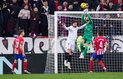 Horațiu Moldovan, lăsat în beznă la Sevilla » Situație complicată pentru Atletico Madrid