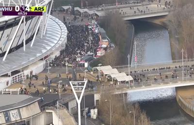 N-au suportat umilința din derby-ul londonez! Mii de spectatori au plecat de pe stadion în timpul primei reprize
