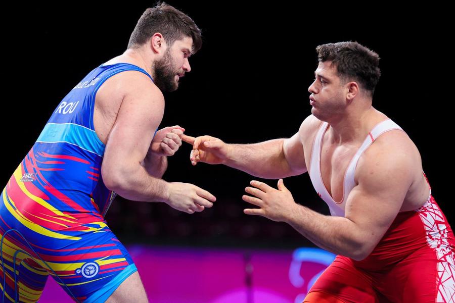 Alin Alexuc și Riza Kayaalp înfruntându-se în timpul Campionatelor Europene din 2021 Foto: Imago Alin Alexuc, luptătorul campion european în 2020, se apropie de finalul carierei: „Va fi ultimul pentru mine”