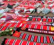 Mii de suporteri ai lui Manchester United s-au adunat pe „Old Trafford” pentru a-i aduce un omagiu lui Denis Law
