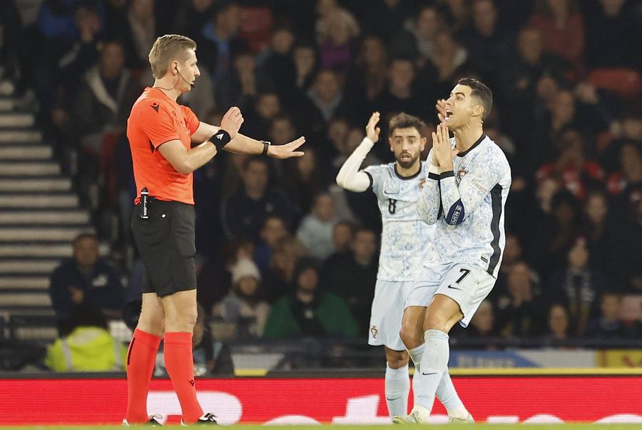 L-a scos din sărite pe Ronaldo și a ruinat meciul României U21 » Cine e arbitrul Lawrence Visse, delegat la PAOK - FCSB
