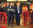 Denis Law, comemorat de fanii Manchester United