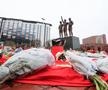Mii de suporteri ai lui Manchester United s-au adunat pe „Old Trafford” pentru a-i aduce un omagiu lui Denis Law