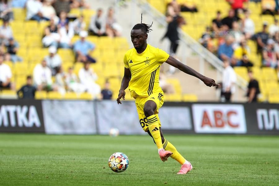 Peter Ademo / Foto: Instagram Când pot debuta ultimii jucători aduși de Rapid: „El poate să intre direct, cu el mai așteptăm”