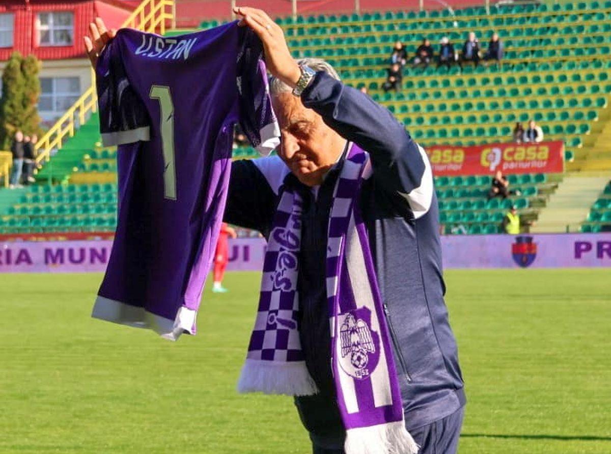 Vasile Stan, portarul de legendă al lui FC Argeș, titular în „dubla” cu Real Madrid