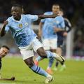 Jeremy Doku rămâne la Manchester City pe termen lung. FOTO: Imago