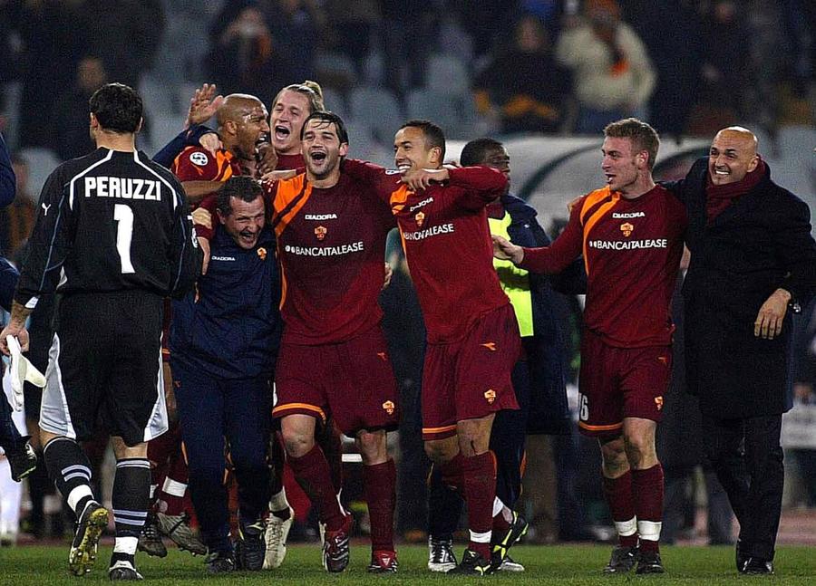 Fanii Romei n-au uitat «trădarea» lui Chivu: „Degetul mijlociu, psihologul și escorta lui de la stadion”