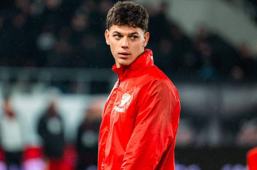Matteo Duțu în tricoul lui Dinamo, foto: Imago Images Se pregătește să debuteze la Dinamo: „Își folosește foarte bine ambele picioare”
