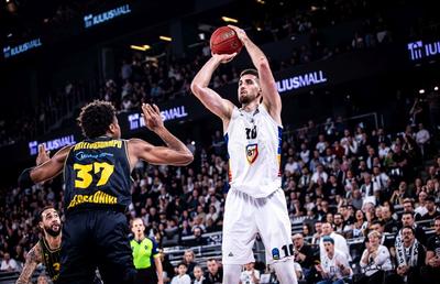 Într-o atmosferă demnă de marile arene, U-BT Cluj-Napoca și-a asigurat prezența în „optimile” EuroCup! Prestație grozavă pentru campioana României