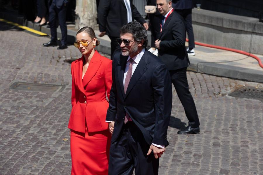 Kakhaber Kaladze, alături de soție în mai 2025, când era primarul capitalei Tbilisi / Foto: Imago Fostul mare fotbalist susține că patronul de la AC Milan a decis pacea cu Vladimir Putin: „L-a sunat de față cu mine! Subit s-a terminat războiul”