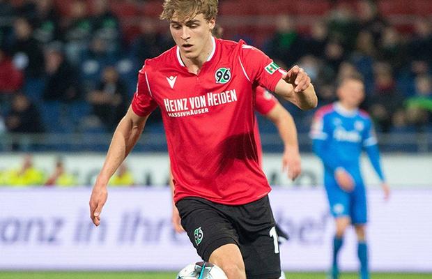 Timo Hubers, de la Hannover, primul fotbalist depistat cu coronavirus: „Tot clubul va fi testat”